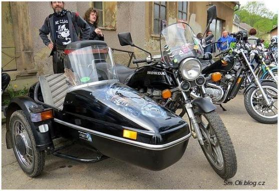 Motorkáři si nechali požehnat své stroje