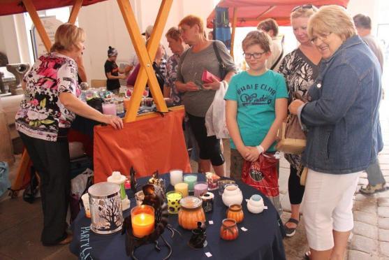 Broumovský klášter přivítal podzim tradičním trhem