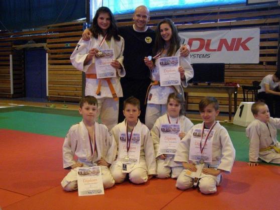 Šest broumovských judistů přivezlo z České Skalice šest medailí