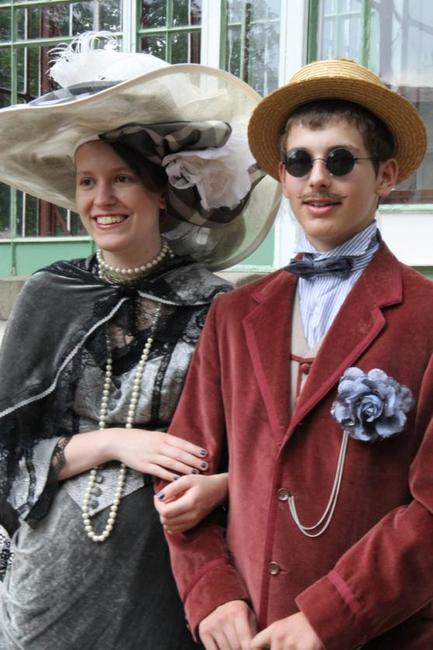 Studenti gymnázia se na chvíli stali filmovými kostyméry a vizážisty