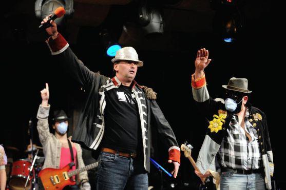 Video: Jaroslav Špulák při svém křtu nové knihy dvakrát zaplnil divadlo v Broumově