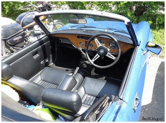 Historická vozidla se zastavila i v Broumově