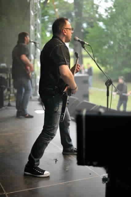 Broumovská kytara na fotografiích Jana Záliše