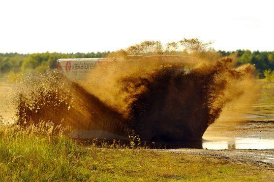 Závodní Tatra z jetřichovského Svoboda Tatra Teamu vyjela 3. místo na MT Rally Drawsko Pomorskie