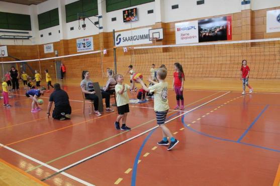 Broumovské volejbalové naděje zatím sbírají zkušenosti