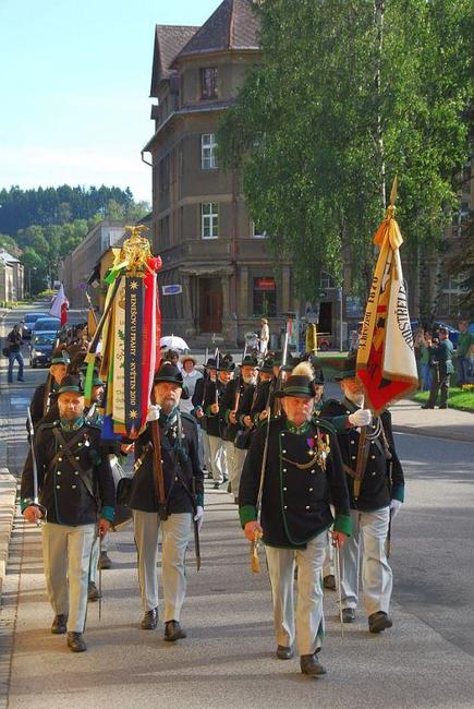 Oslavy polických ostrostřelců na fotografiích Štěpána Horáka