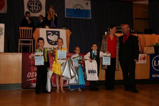 Mikulášské ceny Broumova se zúčastnilo téměř sto tanečních párů 