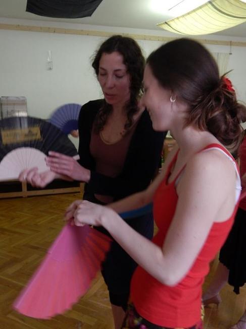 Španělský večer taneční skupiny Las Babuchas doplní kurz flamenca pro začátečníky 