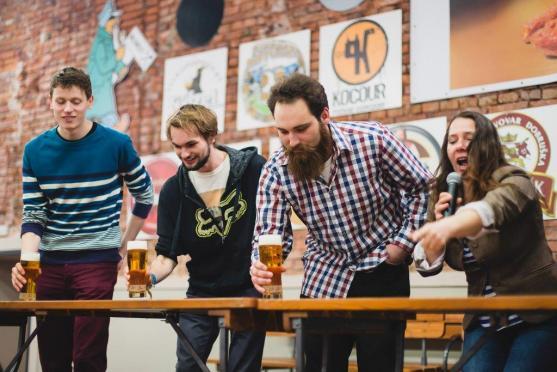 Na slavnostech piva a klobás v Centru Walzel natáčela polská Telewizja Wałbrzych