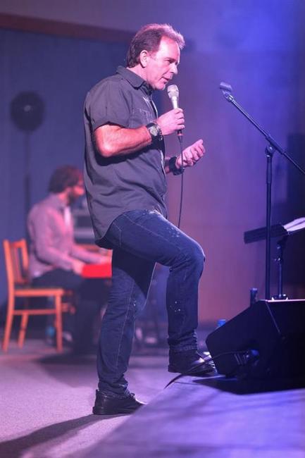 Absolvent broumovského gymnázia Jaroslav Kejzlar natáčí film Stíny Kraje