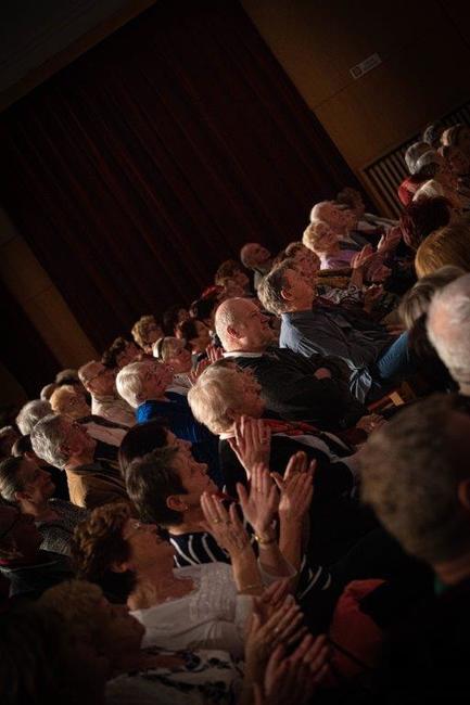 Veselá trojka potěšila zaplněný sál Střelnice