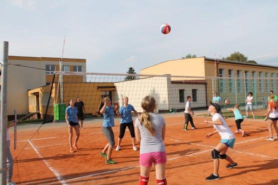 Na turnaji barevného volejbalu se dařilo broumovským týmům