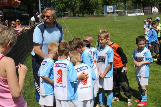 Broumovská fotbalová mladší přípravka hostila na svém hřišti týmy z Jaroměře a Horního Starého Města