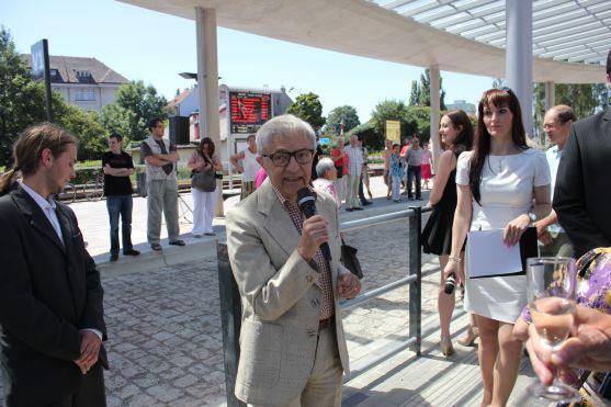 Na novém náchodském nádraží se skandovalo: "Ať žije Birke!"