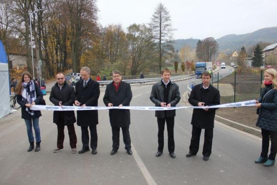 Byla slavnostně otevřena silnice v Teplicích nad Metují. Opravy krajských silnic na Broumovsku tím nekončí, ubezpečil hejtman