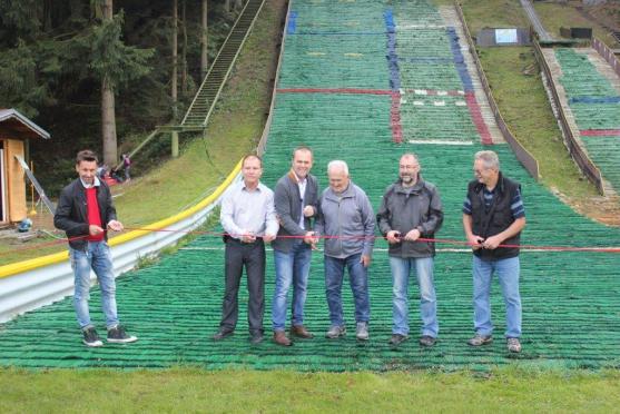 V Machově otevřeli nově zrekonstruovaný skokanský můstek