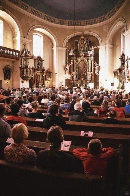 Druhý koncert festivalu Za poklady Broumovska představil ve Vernéřovicích i hudbu autorů broumovského regionu