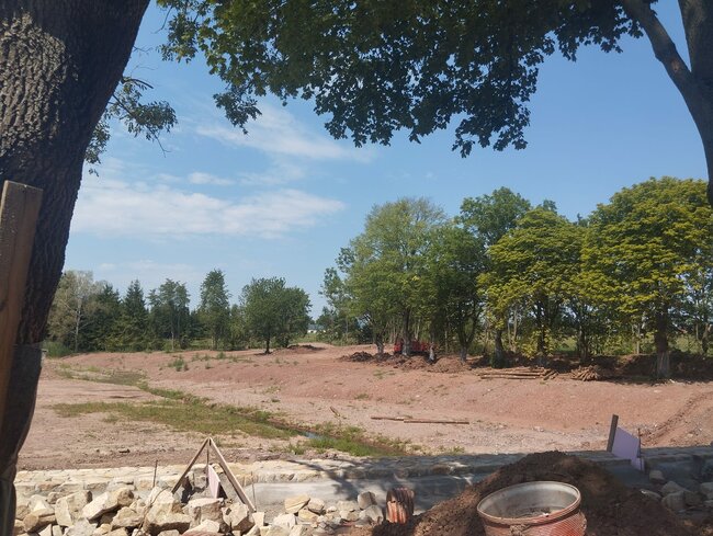 Finišuje revitalizace bývalého koupaliště v Broumově 