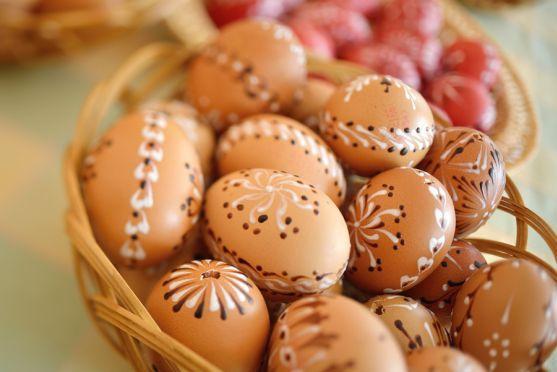 Na nádvoří broumovského kláštera se poprvé koná Velikonoční jarmark