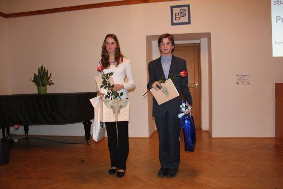 Studenty roku broumovského gymnázia se stali Klára Ištoková a Petr Kujal