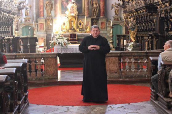 "Vracejte se," loučil se převor Petr Prokop Siostrzonek s účastníky prohlídky broumovského kláštera