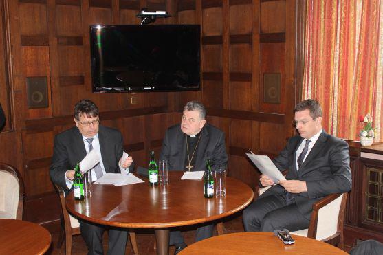 Kardinál Dominik Duka podpořil svou přítomností v Broumově projekt revitalizace kláštera