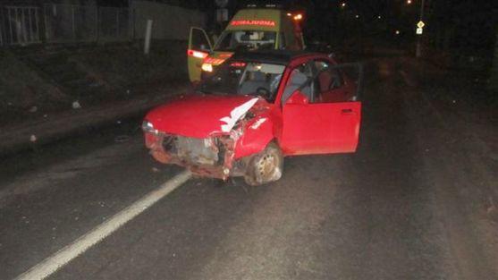 Osmnáctiletý mladík bez řidičského průkazu pod vlivem alkoholu boural v Broumově