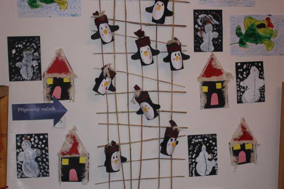 Vernisáží byla zahájena výstava Masarykovy základní školy v Broumově Náš pestrý svět