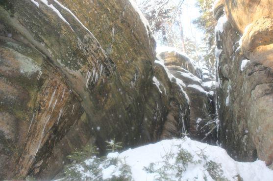 V Broumovských stěnách se v sobotu v noci hledal ztracený manželský pár