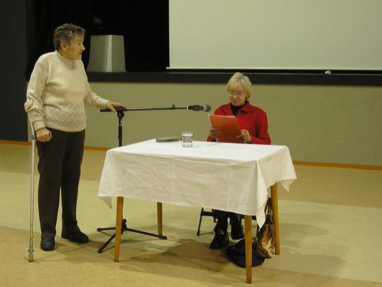 Broumovští senioři se sešli na přednášku a také zjistili, že mají novou předsedkyni Klubu seniorů