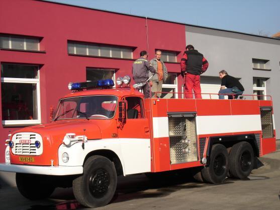Dobrovolní hasiči z Teplic nad Metují mají opravenou cisternu