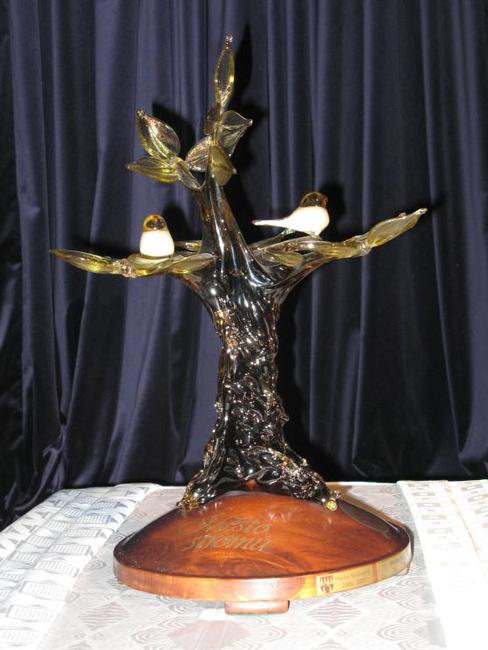 Pohár za titul Město stromů převzali zástupci Uherského Hradiště