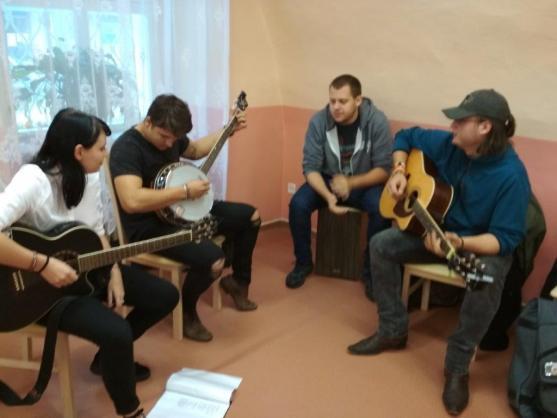 Studenti potěšili seniory v Teplicích nad Metují