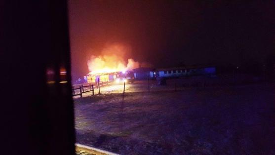 Jízdárna v Hejtmánkovicích z třetiny shořela