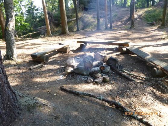 Stále platí zákaz rozdělávání ohně v přírodě. Neukázněnost některých lidí může způsobit fatální následky