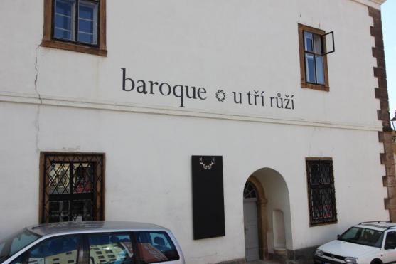 V areálu broumovského kláštera byla otevřena restaurace U Tří růží
