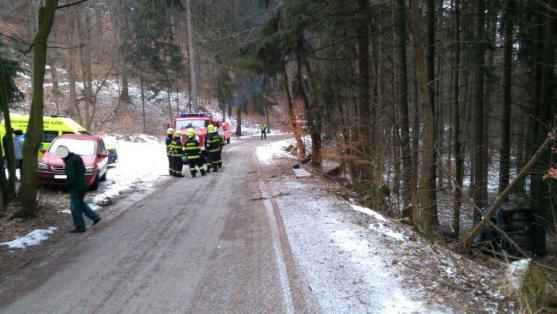 U Teplic nad Metují havaroval v pravé poledne podnapilý řidič. Nadýchal téměř dvě promile