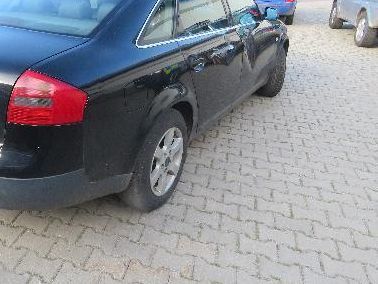 Cizinec za volantem srazil dva cyklisty. Jeden utrpěl těžké zranění 