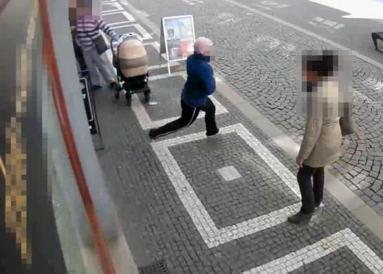 Žena z Broumova kradla šperky ve zlatnictvích