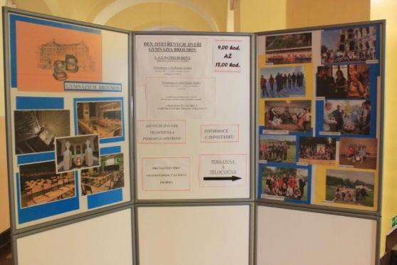 Fyzikální a chemické pokusy, morče a šneci, hudební produkce...Takový byl den otevřených dveří na Gymnáziu Broumov