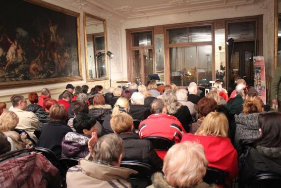 Benefiční večer v bývalé kavárně Café Herzog v Broumově provázel nebývalý zájem veřejnosti