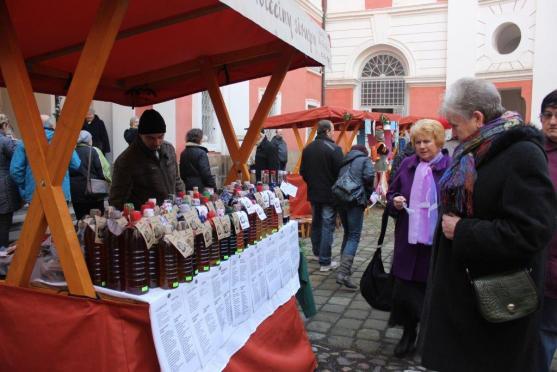 Adventní trhy přilákaly do broumovského kláštera na dva tisíce lidí