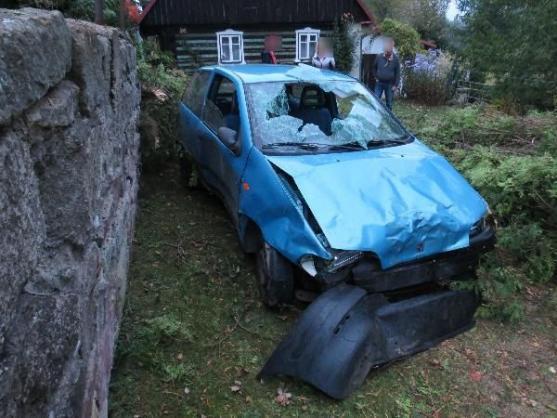Řidič opustil havarované vozidlo. Měl v sobě přes dvě promile