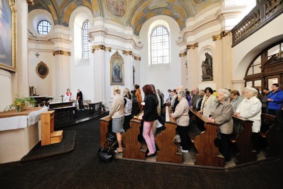 Slunné počasí a bohatý kulturní program vytáhl Broumováky na náměstí