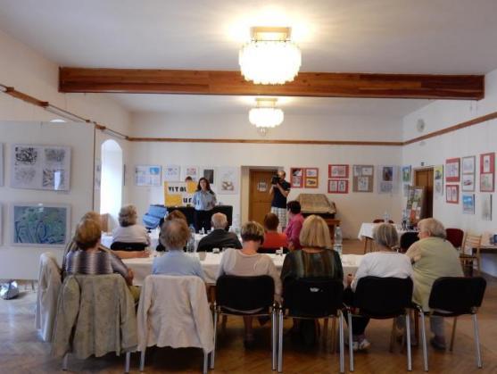 Broumovští senioři se zúčastnili přednášky Naučte se říci podvodníkům NE! Buďte obezřetní!