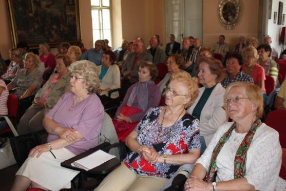 V Broumově skončil další semestr Univerzity třetího věku