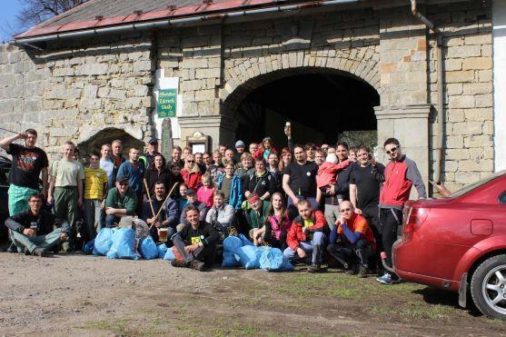 Příznivci geocachingu uklízeli Skály