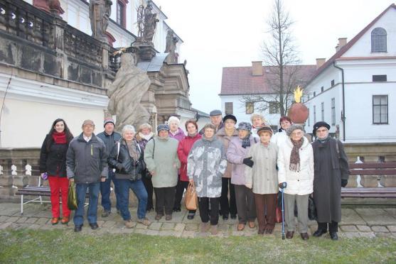 Poličtí senioři zkoumali v Broumově krásy baroka