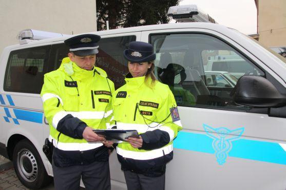 Celníci sledovali nelegální přepravy omamných a psychotropních látek