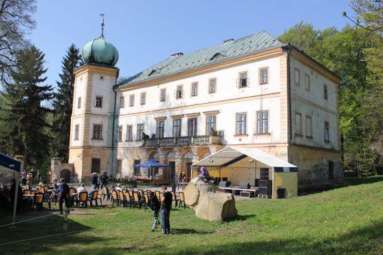 Zámek v Adršpachu je otevřen. Byl věnován horolezcům